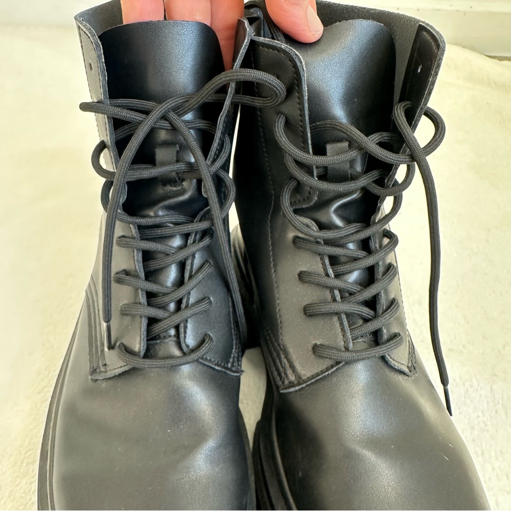 Forever 21 Women’s Black Faux Leather Lug Platform Combat Granny Boots, size 8 - Picture 10 of 16